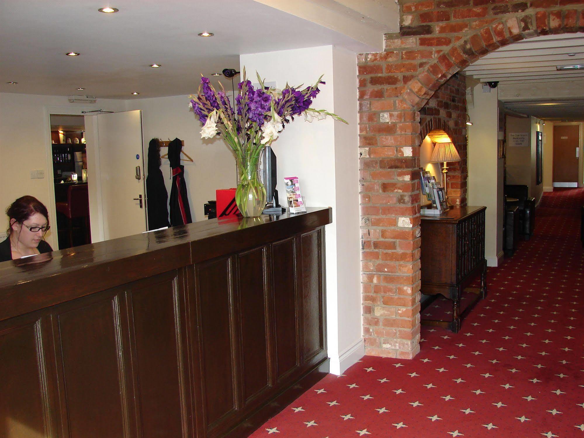 The Angel Hotel Alton  Ngoại thất bức ảnh